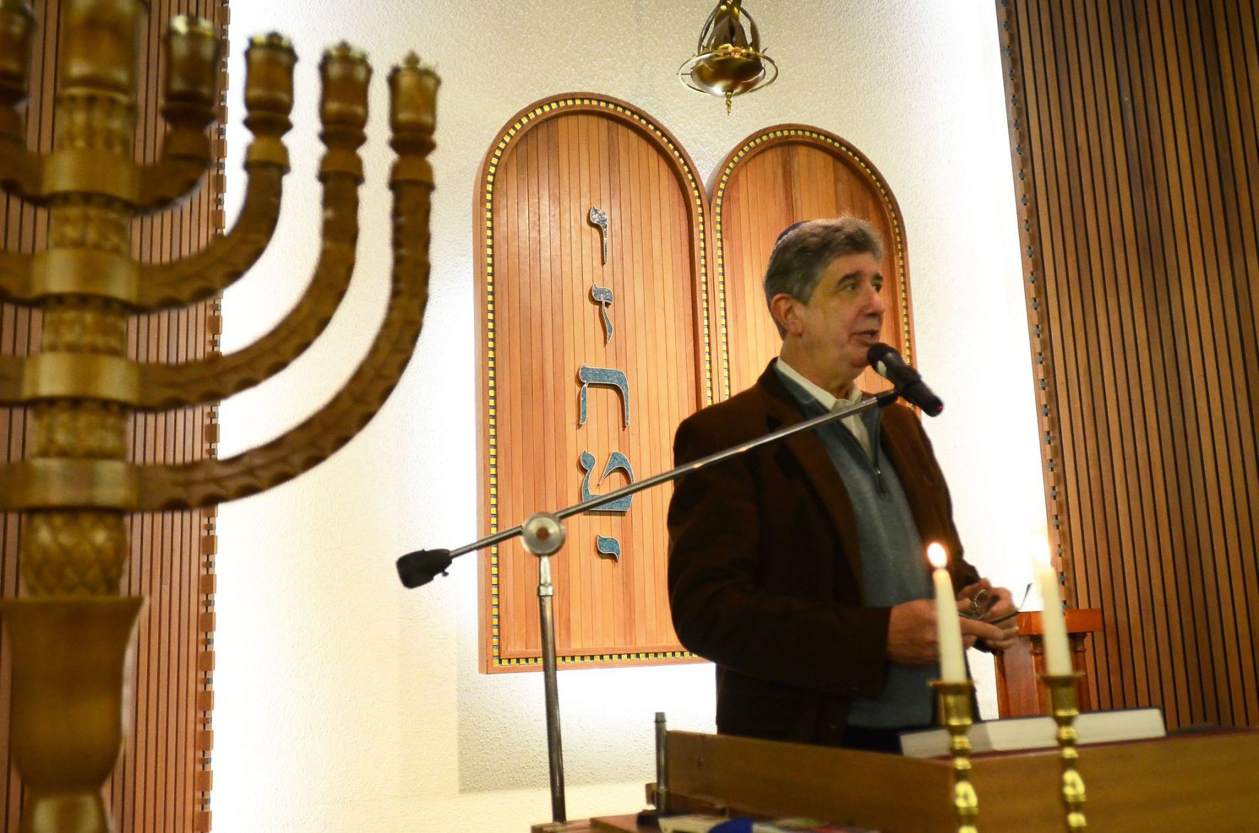 Congregation Beth Shalom celebrates the last day of Hanukkah 5